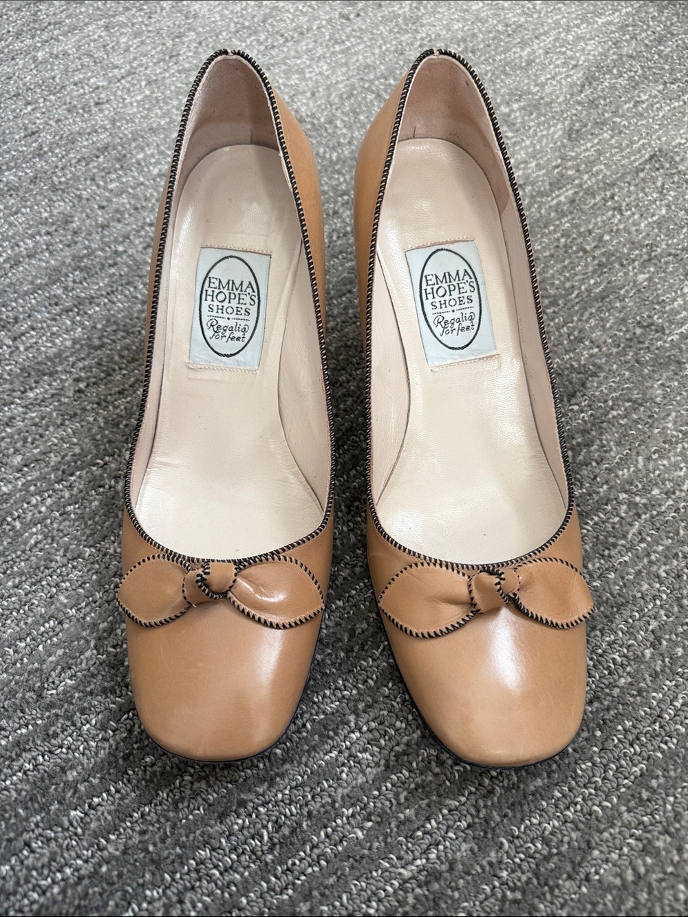 Emma Hope’s Shoes: Tan Leather Bow Pumps